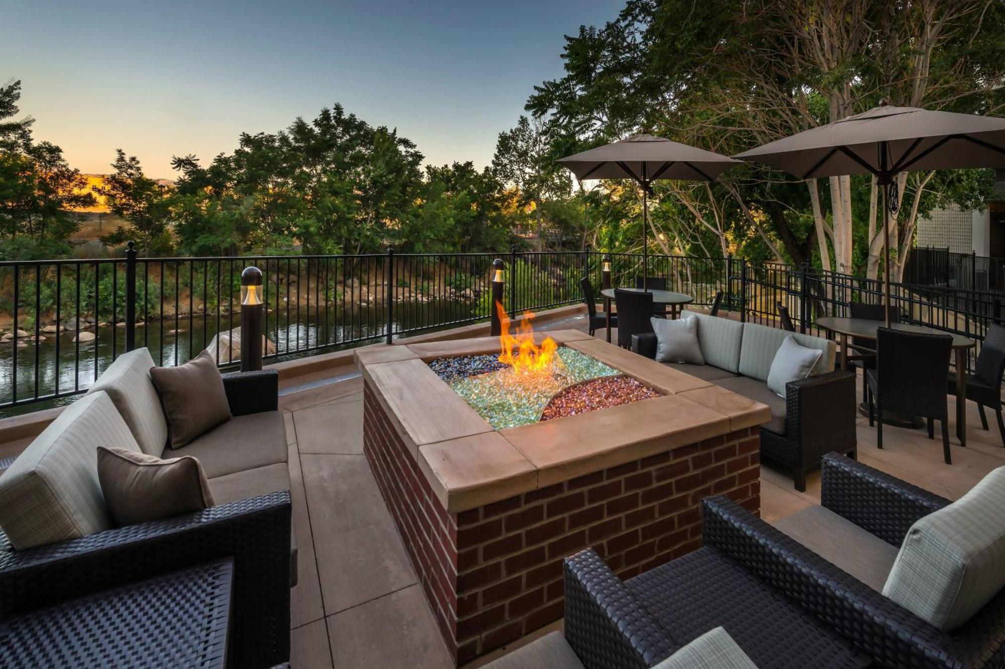 Courtyard By Marriott Reno Downtown/Riverfront Exteriör bild